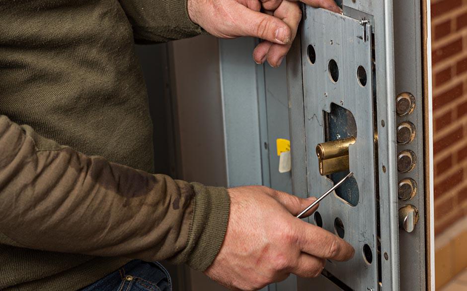 serrure porte fenetre La Penne-sur-Huveaune